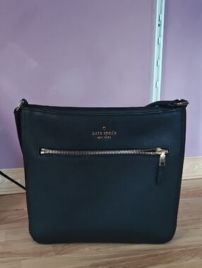 Kate Spade - On Purpose Large Swingpack Crossbody In Black